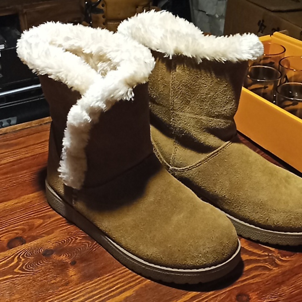 Sherpa lined boots